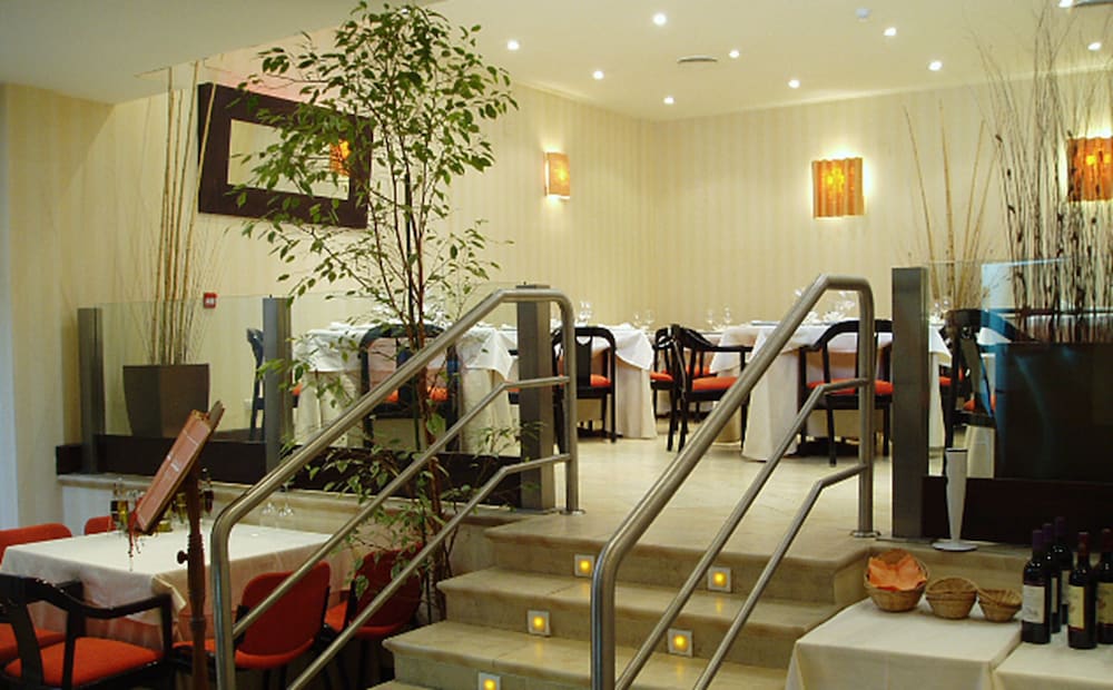 Hotel Villa de Barajas Formerly Best Western Hotel Villa de Barajas 31/38