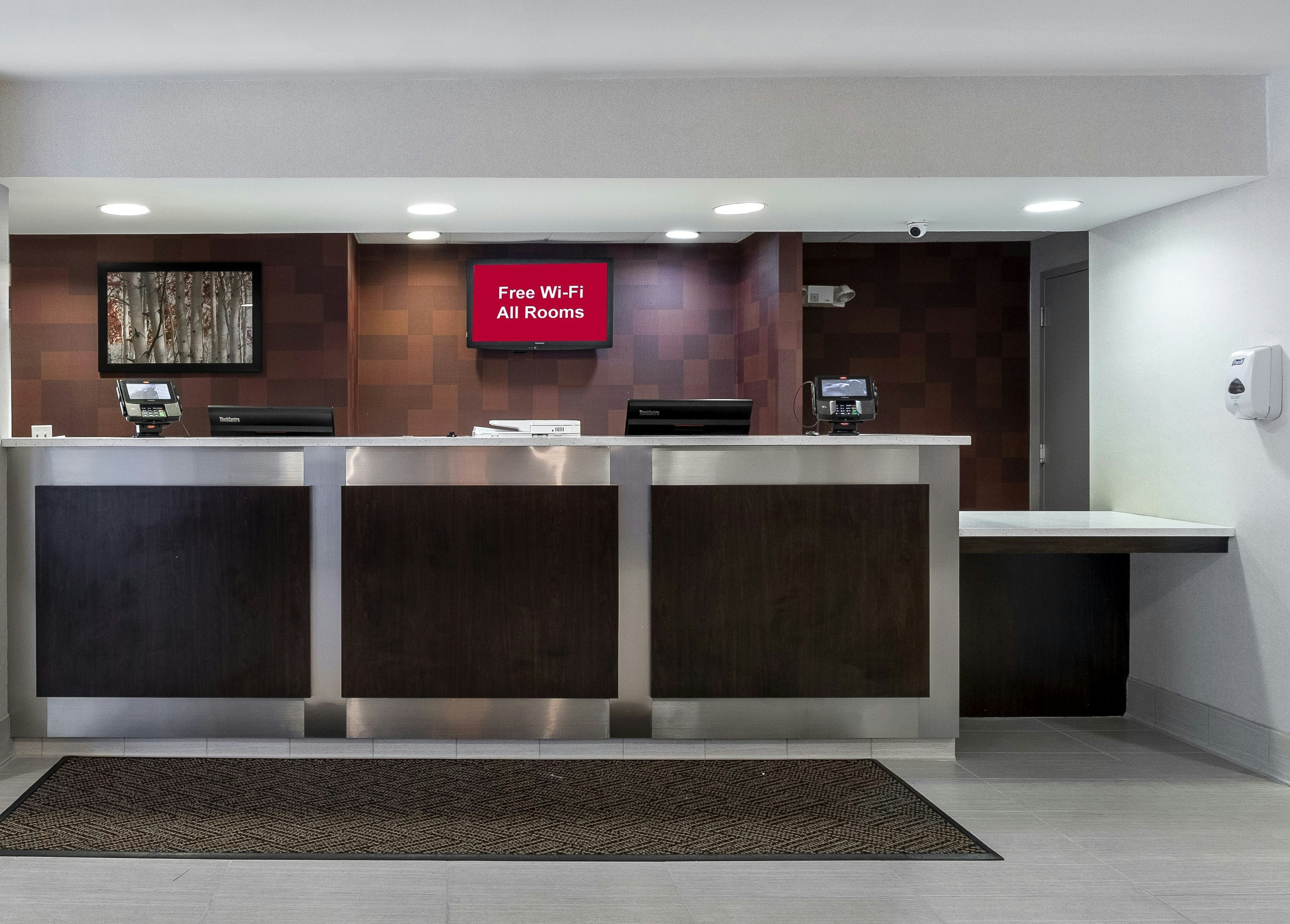 Lobby at Red Roof PLUS Boston - Mansfield/ Foxboro, MANSFIELD - MA