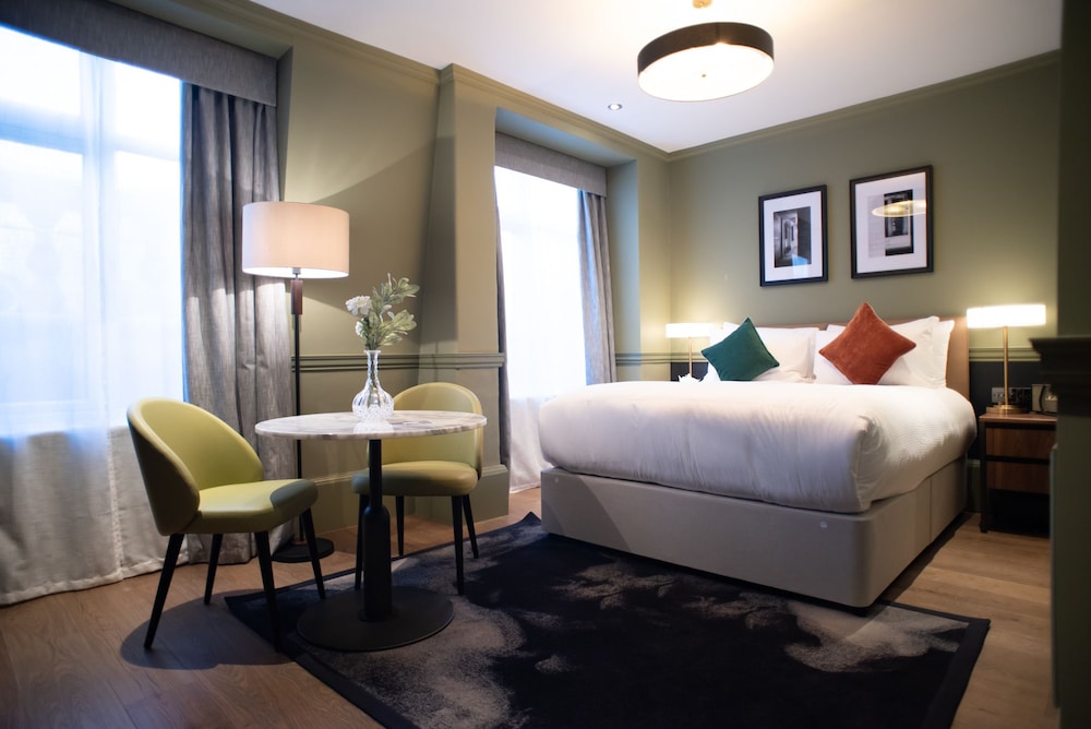 PREMIUM, KING BED