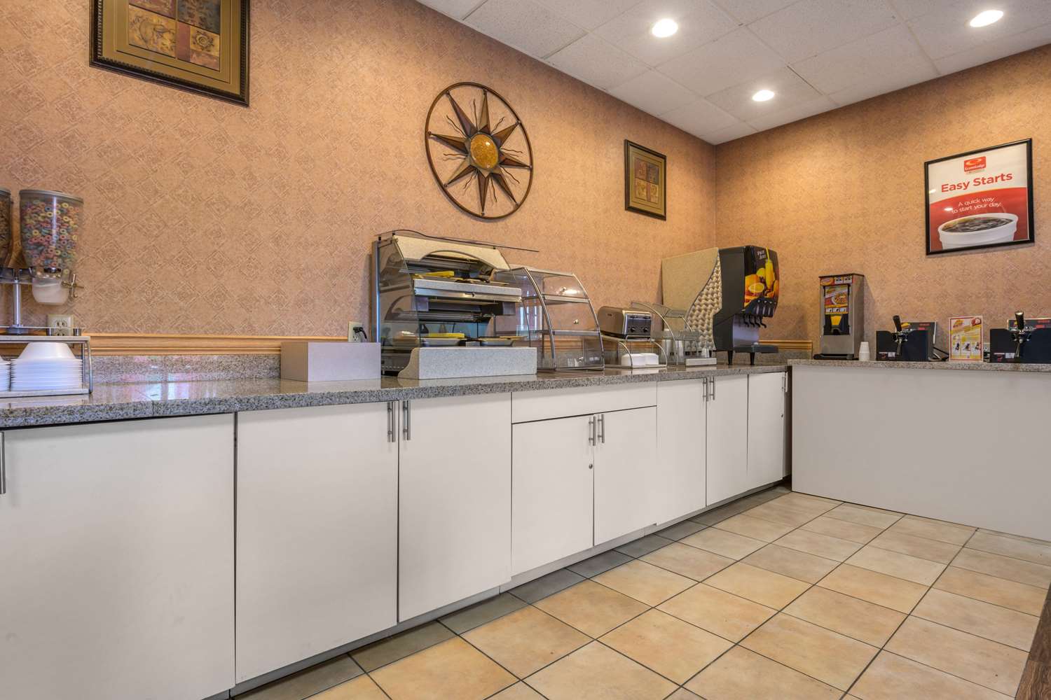 Econo Lodge Inn & Suites Triadelphia - Wheeling 7/31