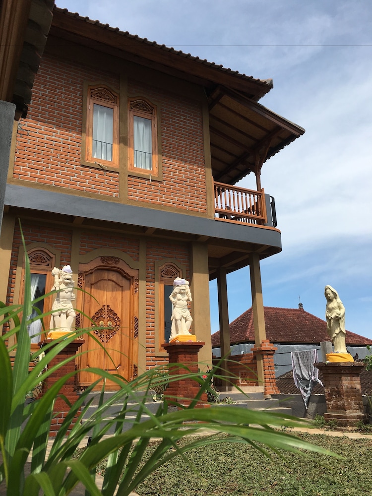 Meme Surung Homestay 8/66