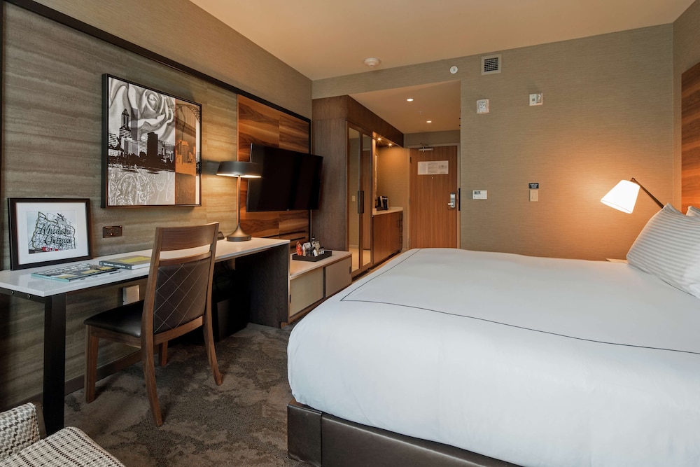 The Porter Portland Curio Collection By Hilton 15/67