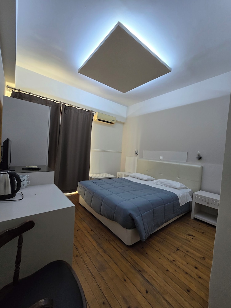 Aegean Sea Rooms 16/32