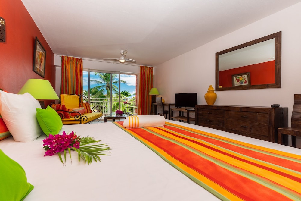 Palm Court at Orient Beach 23/50