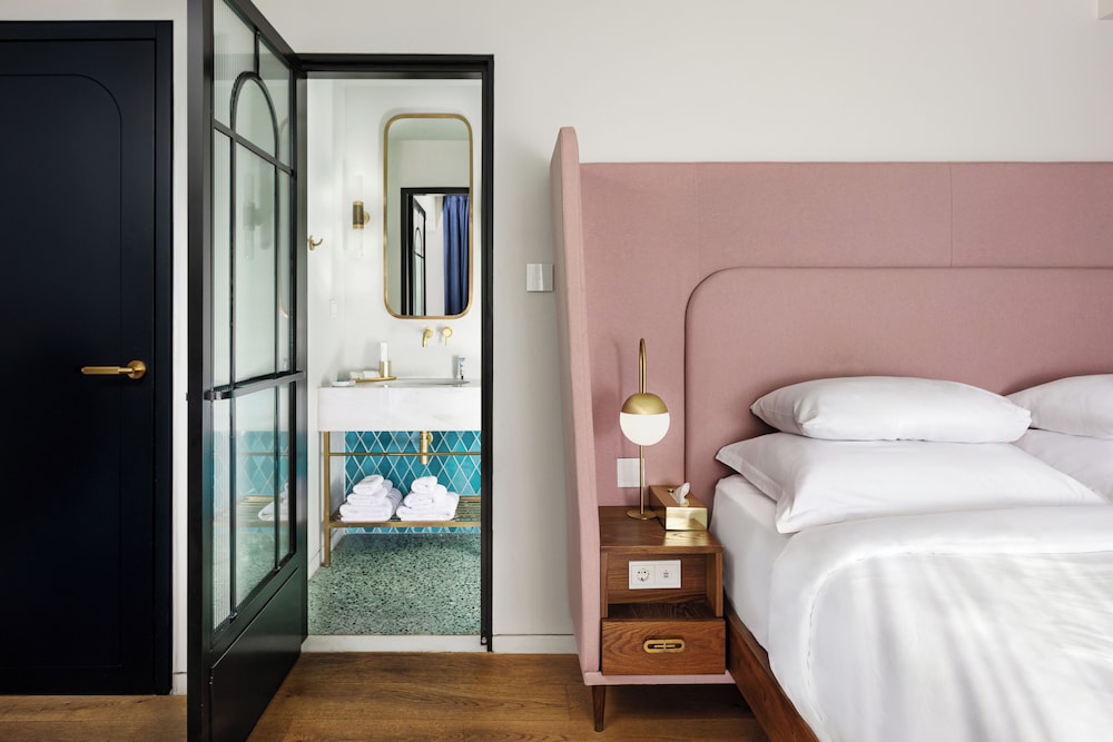 Gatsby Athens Hotel 24/69