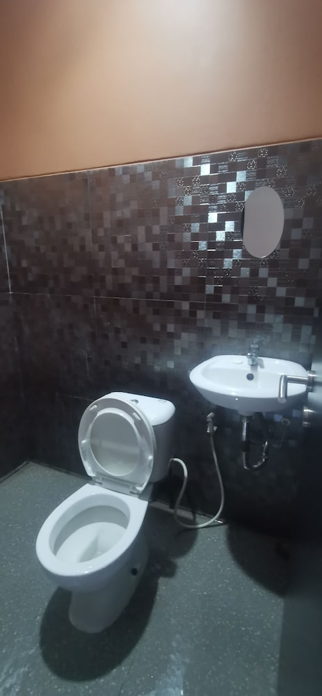 Hotel O Balikpapan near Siloam Hospital formerly Syafla Guest House 41/45