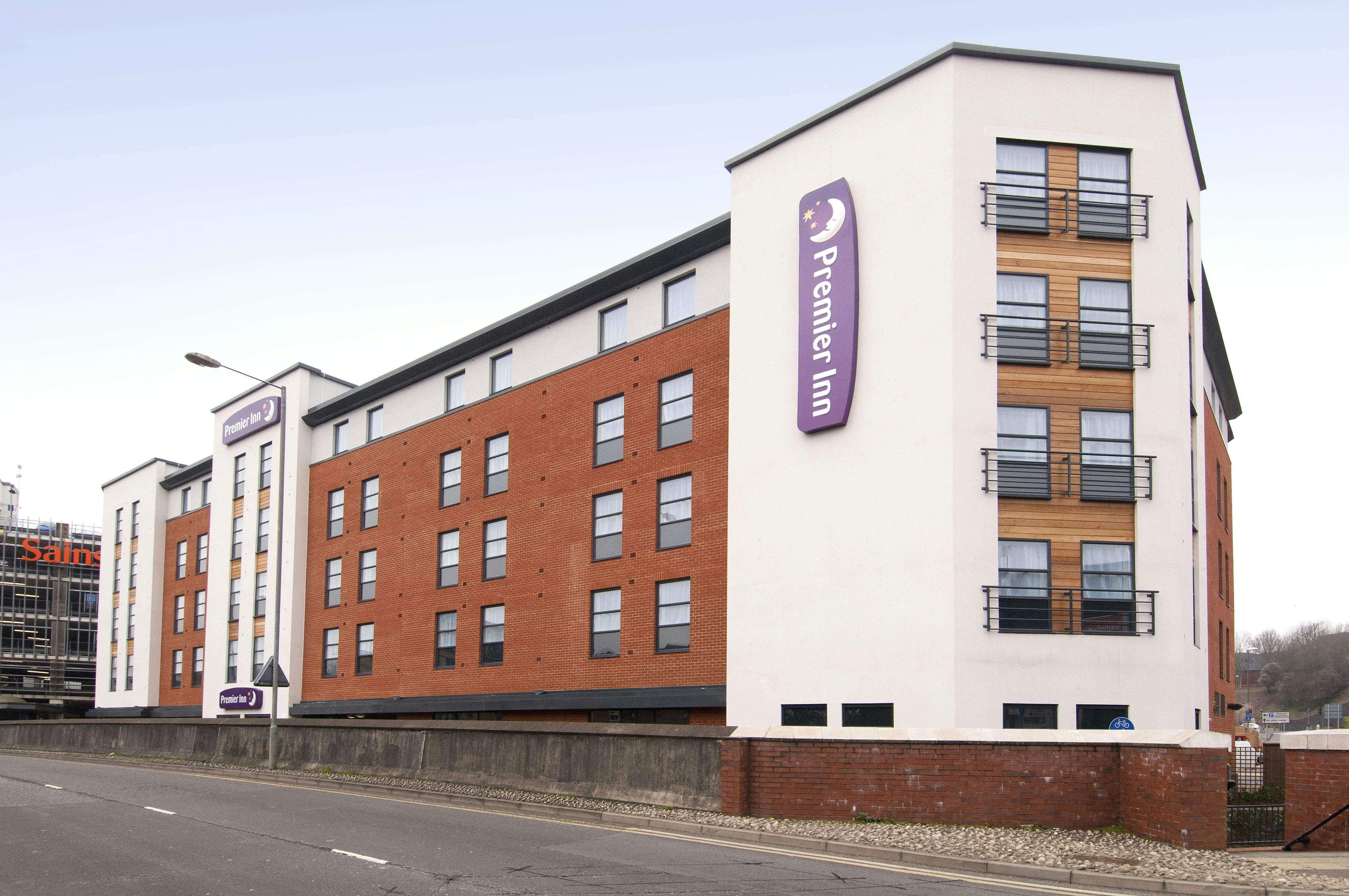 PREMIER INN HIGH WYCOMBE CENTRAL 6/40