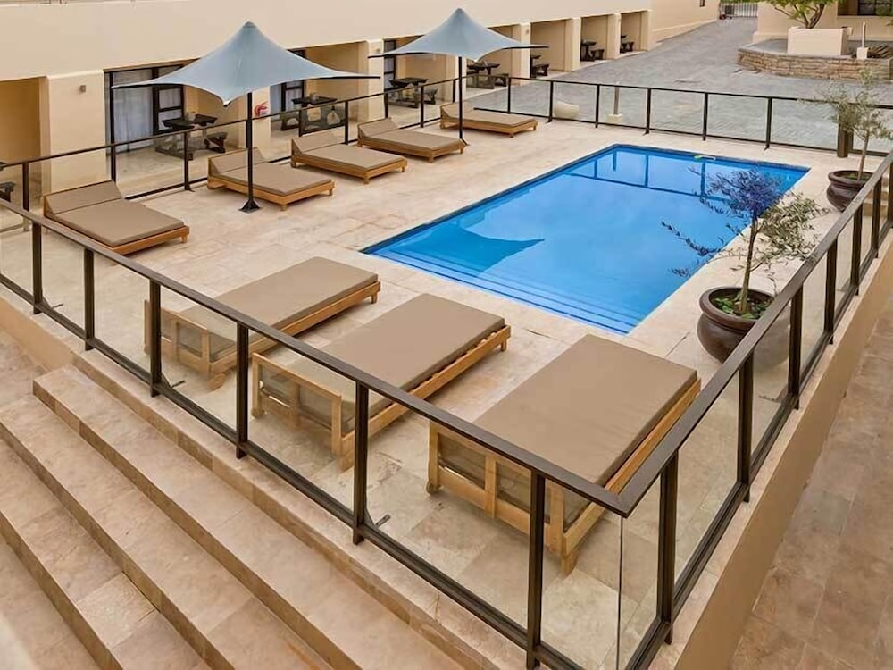 Clanwilliam Hotel by Country Hotels 25/28