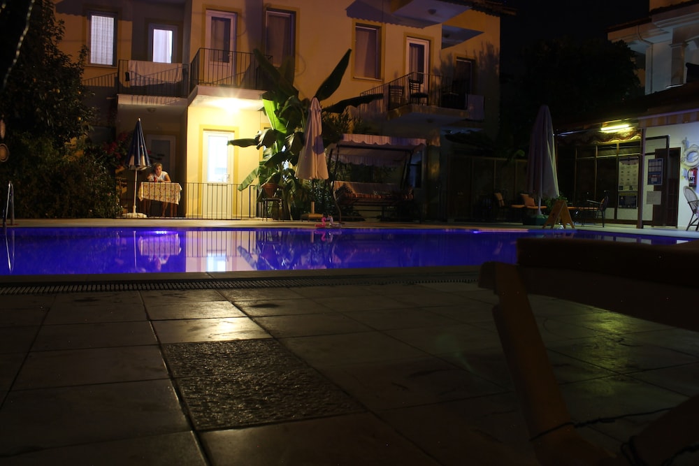 Sarihan Apart Otel 40/48