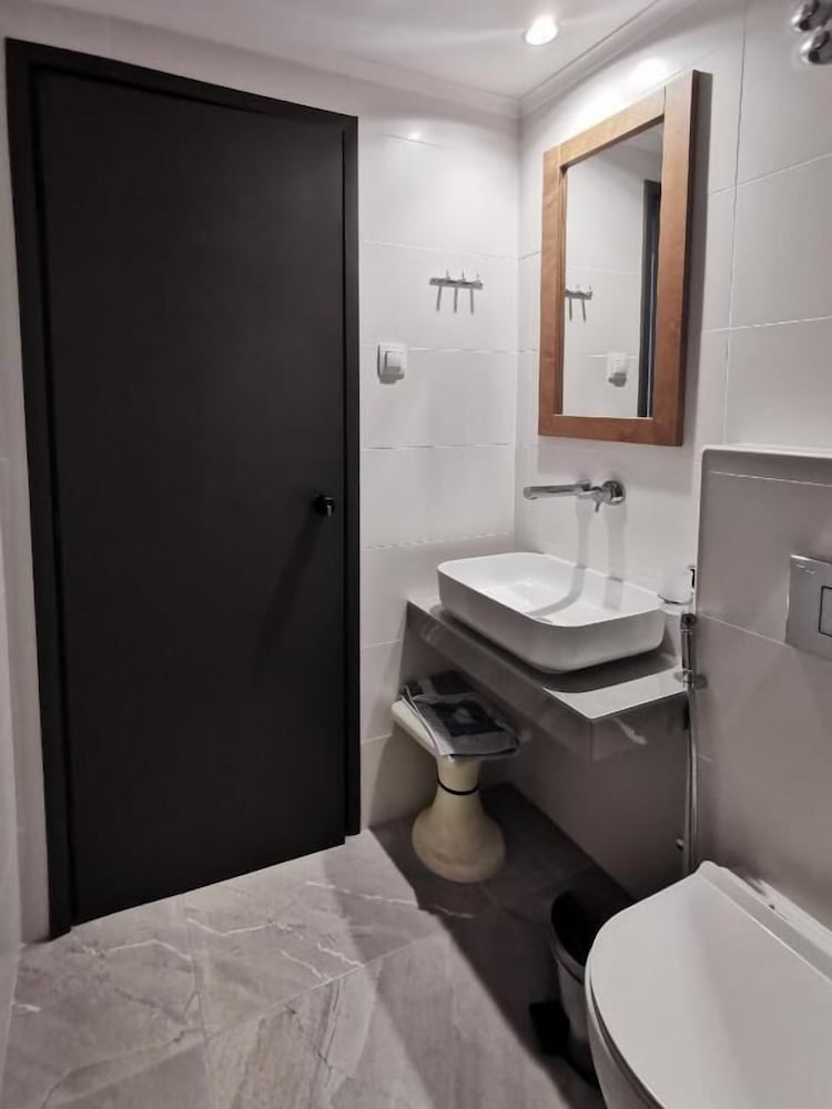 Gorgona Hotel 44/47