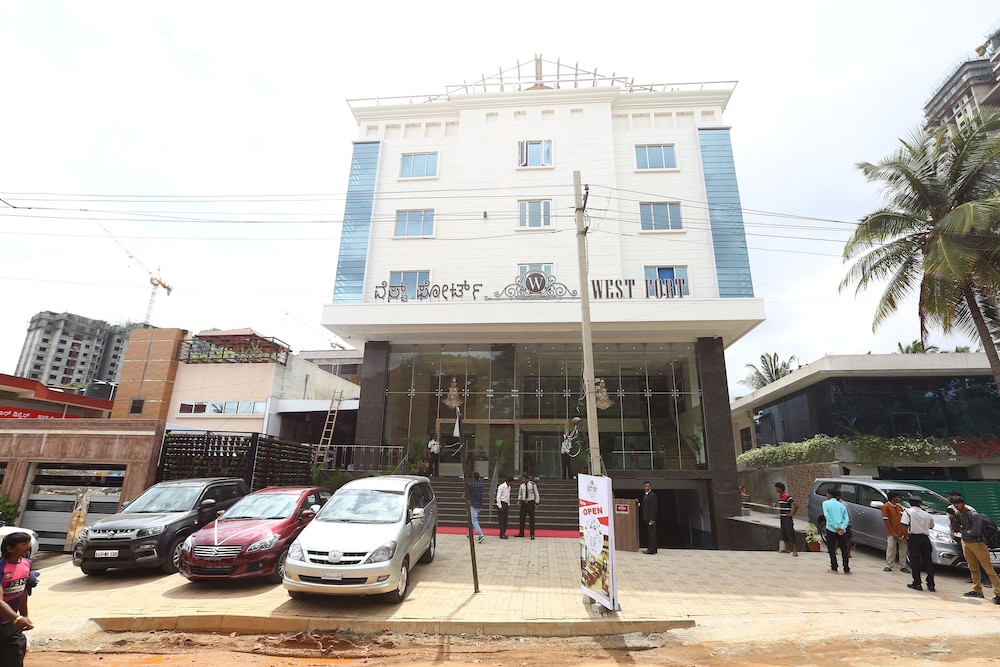 Oyo 6593 West Fort Hotel 45/50