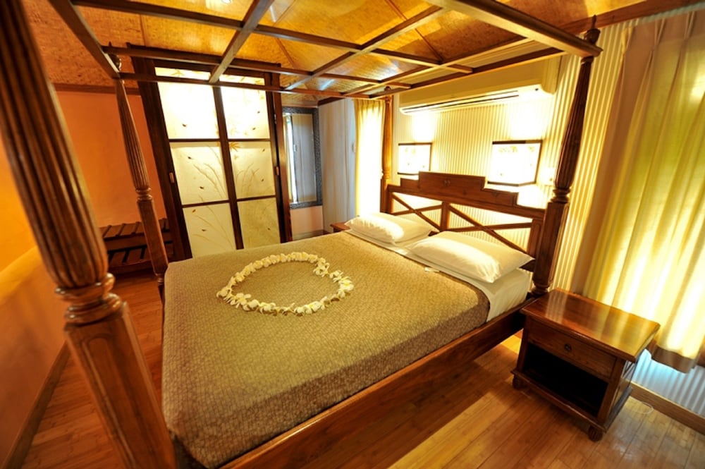 Bali Hai Resort 34/78
