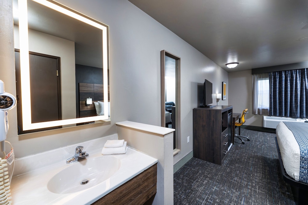 Hotel J Green Bay Formerly Airport Settle Inn 69/72