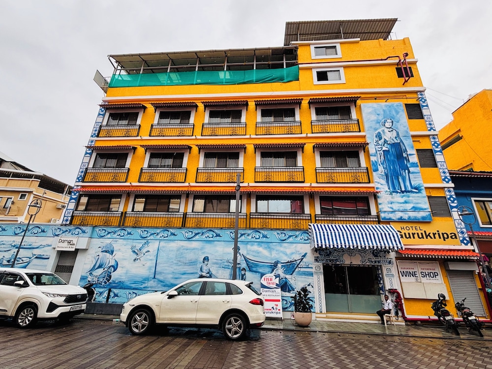 Hotel Gurukripa 1/50