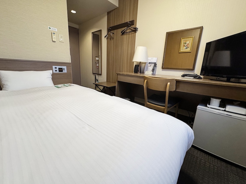 ROOM, SINGLE