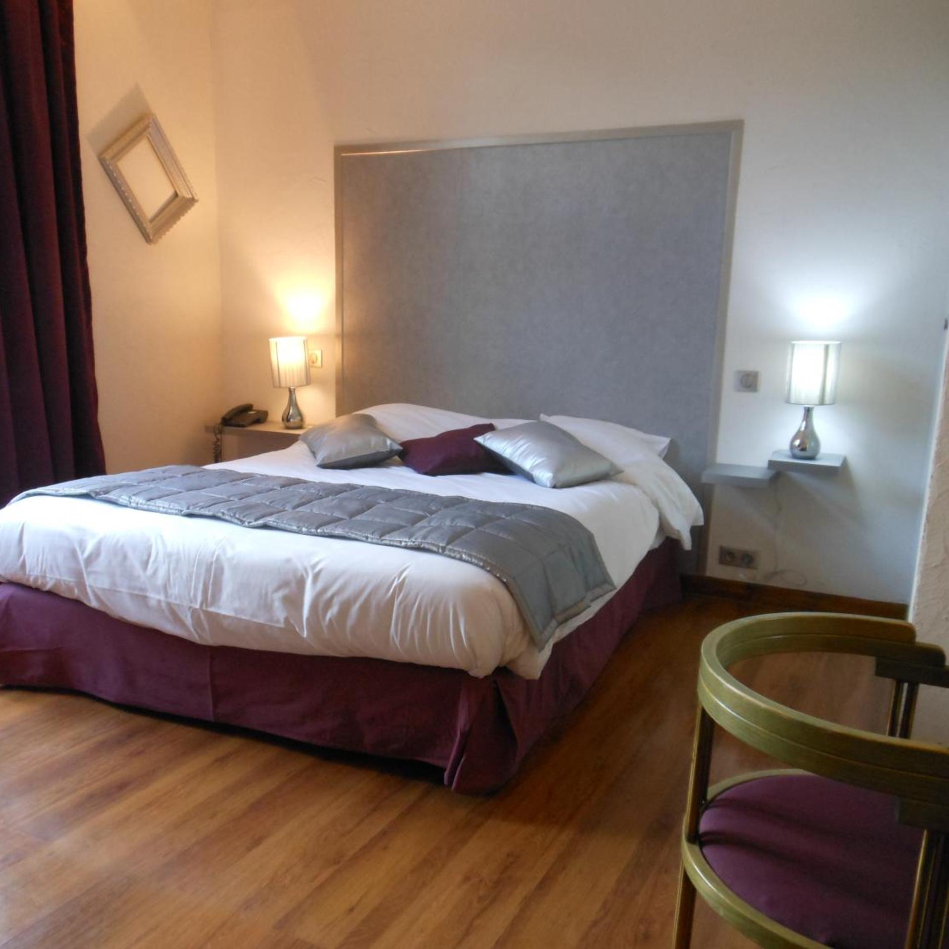 LOGIS HOTEL ECU DE FRANCE 9/45