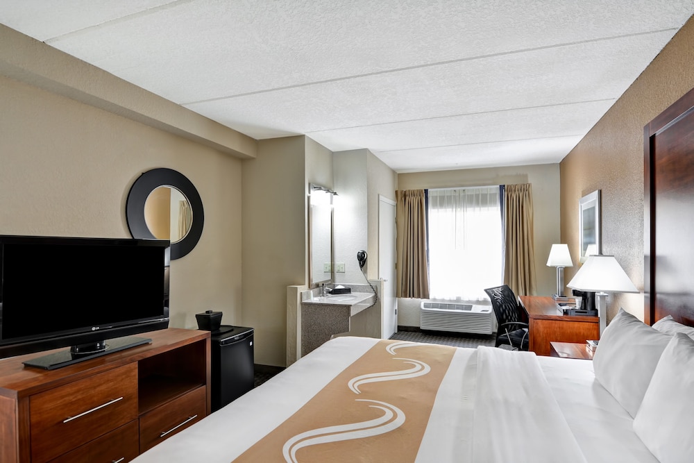 ROOM, KING BED, ACCESSIBLE