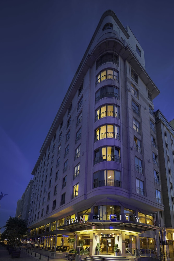 Titanic City Taksim Hotel 3/73