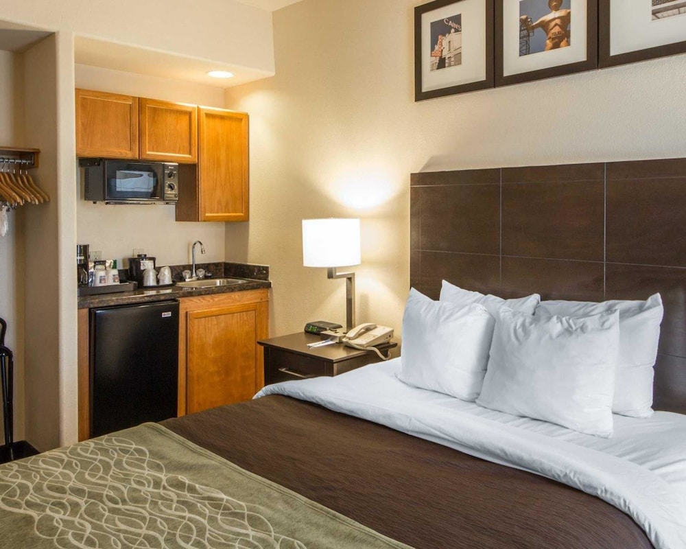 Quality Inn Tulsa-Downtown West 12/27