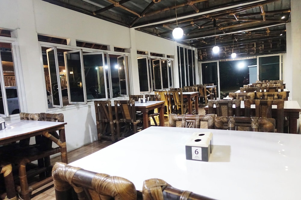Saung Balibu Hotel 63/68