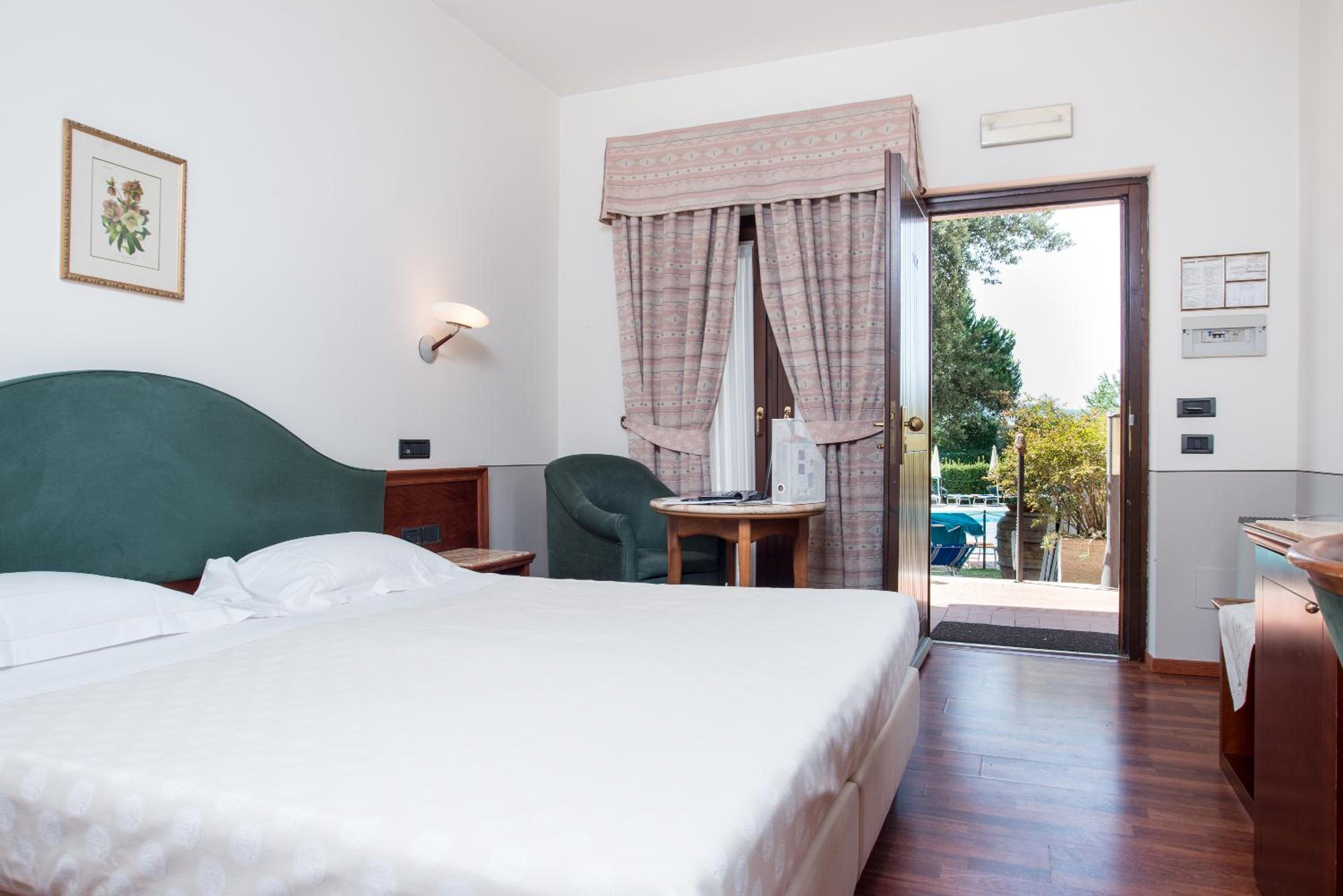 غرفة بسرير مزدوج، Terra Umbra Hotel 2/10