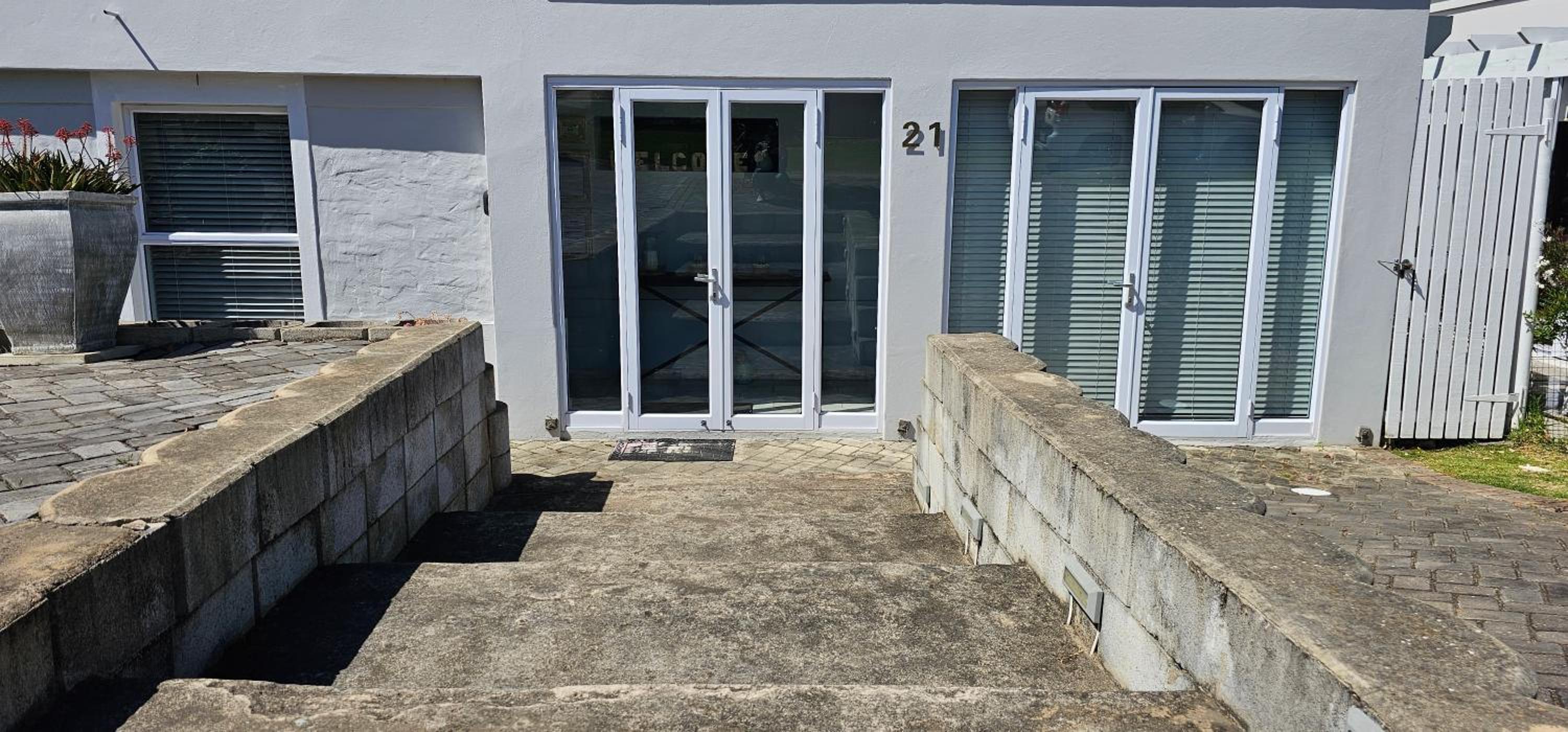 21 Manor Kingswood 36/41