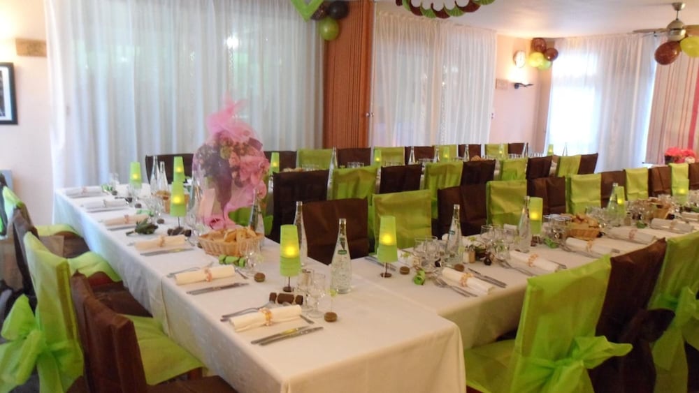 Hotel Le Relais Du Parisis 35/50