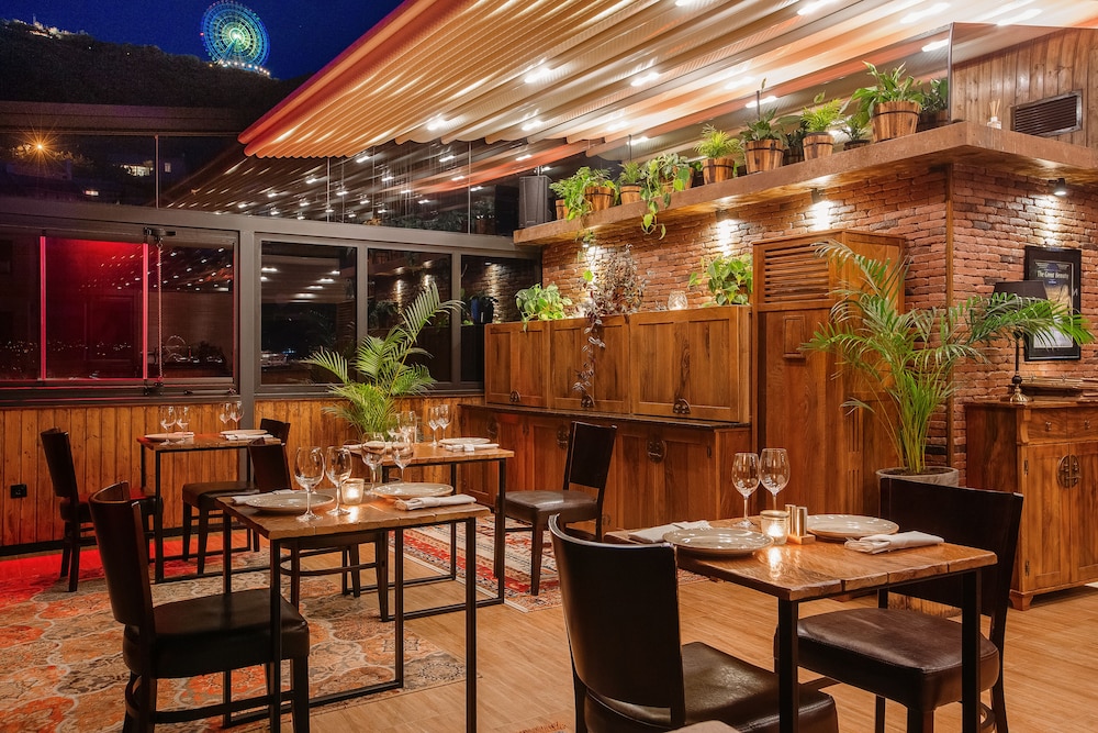 Urban Boutique Hotel 35/50