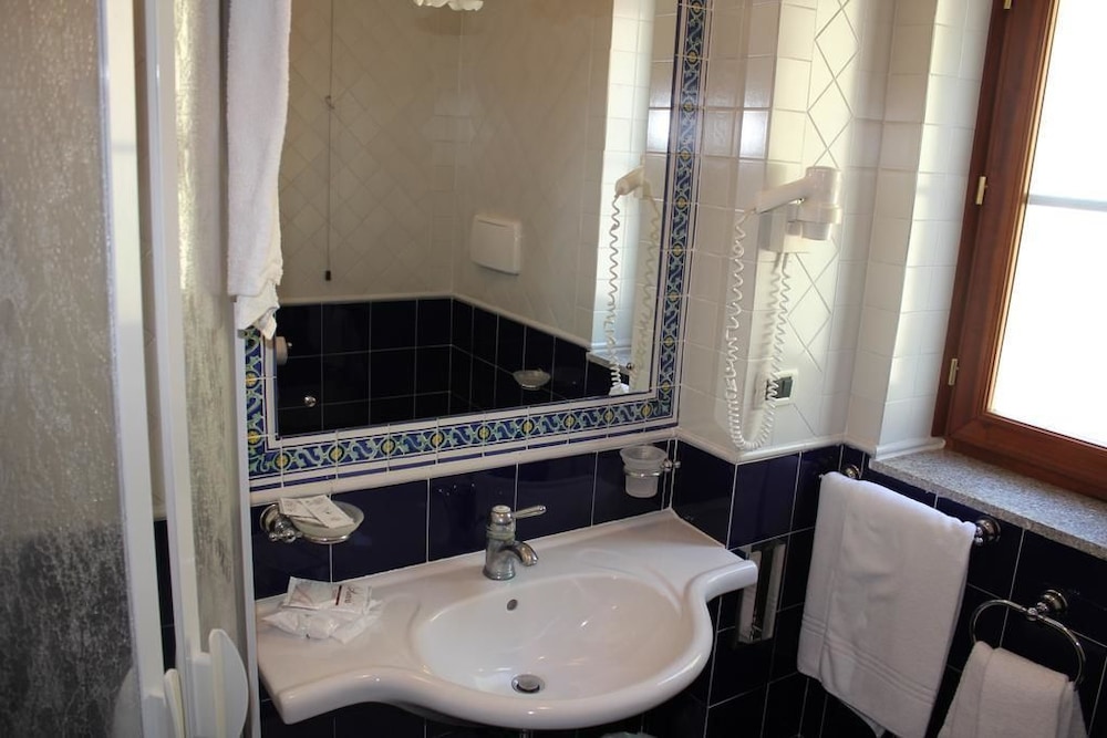 HOTEL RESIDENZA DEL GOLFO 34/38