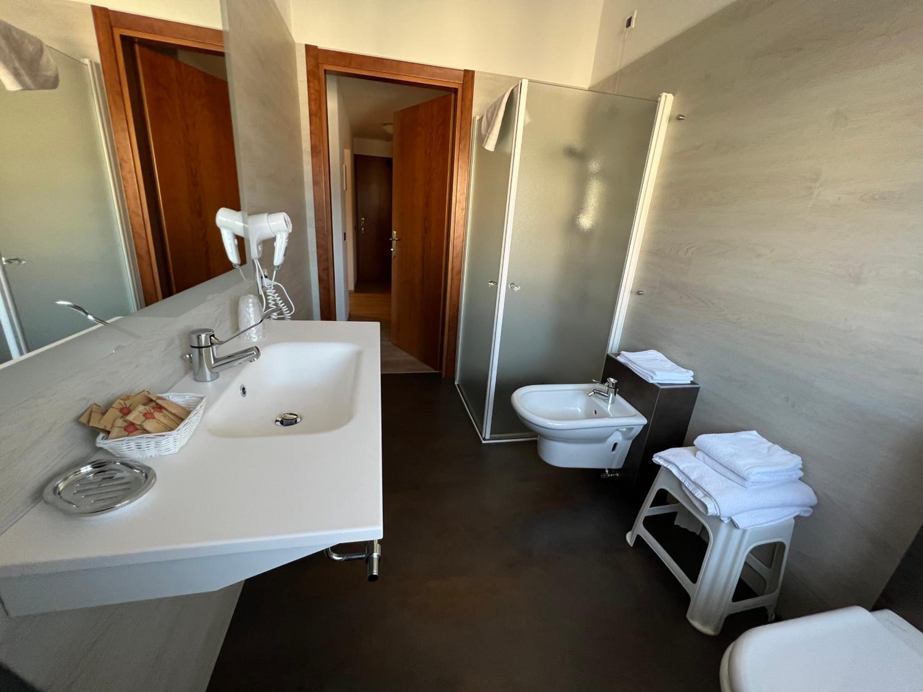 HOTEL DOLOMITI 48/50