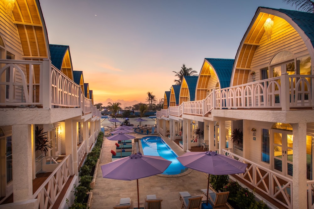 Santorini Beach Resort 59/65