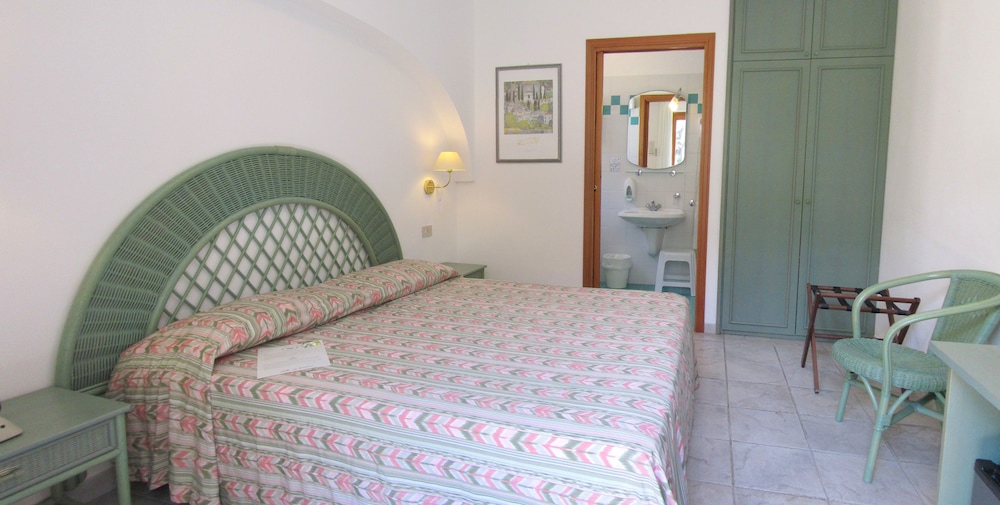 Hotel Montemerlo 18/50