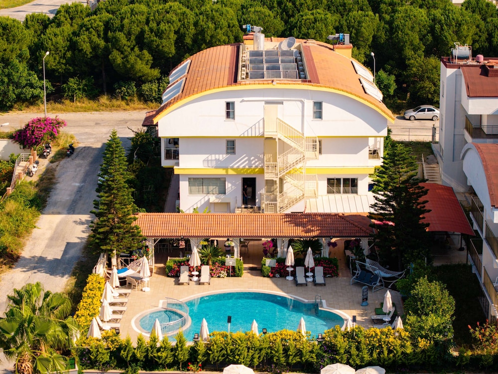 Nora Suit Hotel 6/50