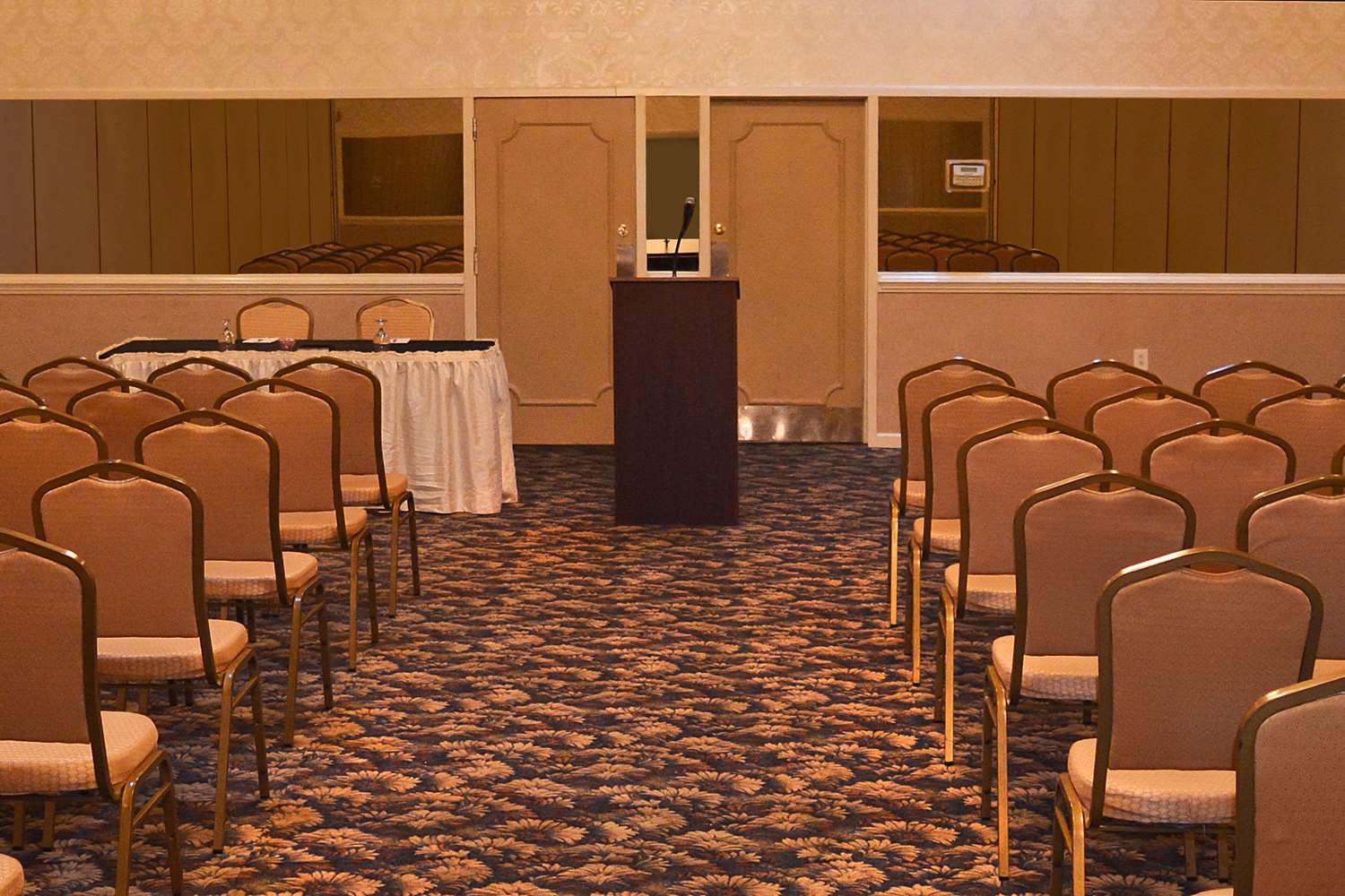 Clarion Hotel Philadelphia International Airport 53/57