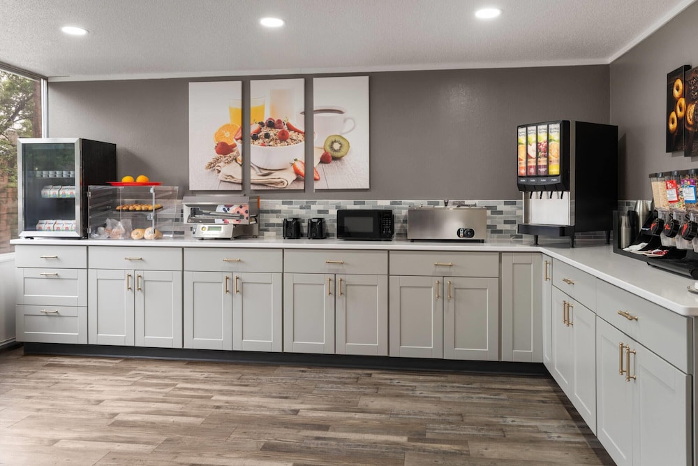 Baymont by Wyndham Great Falls City Center 42/60