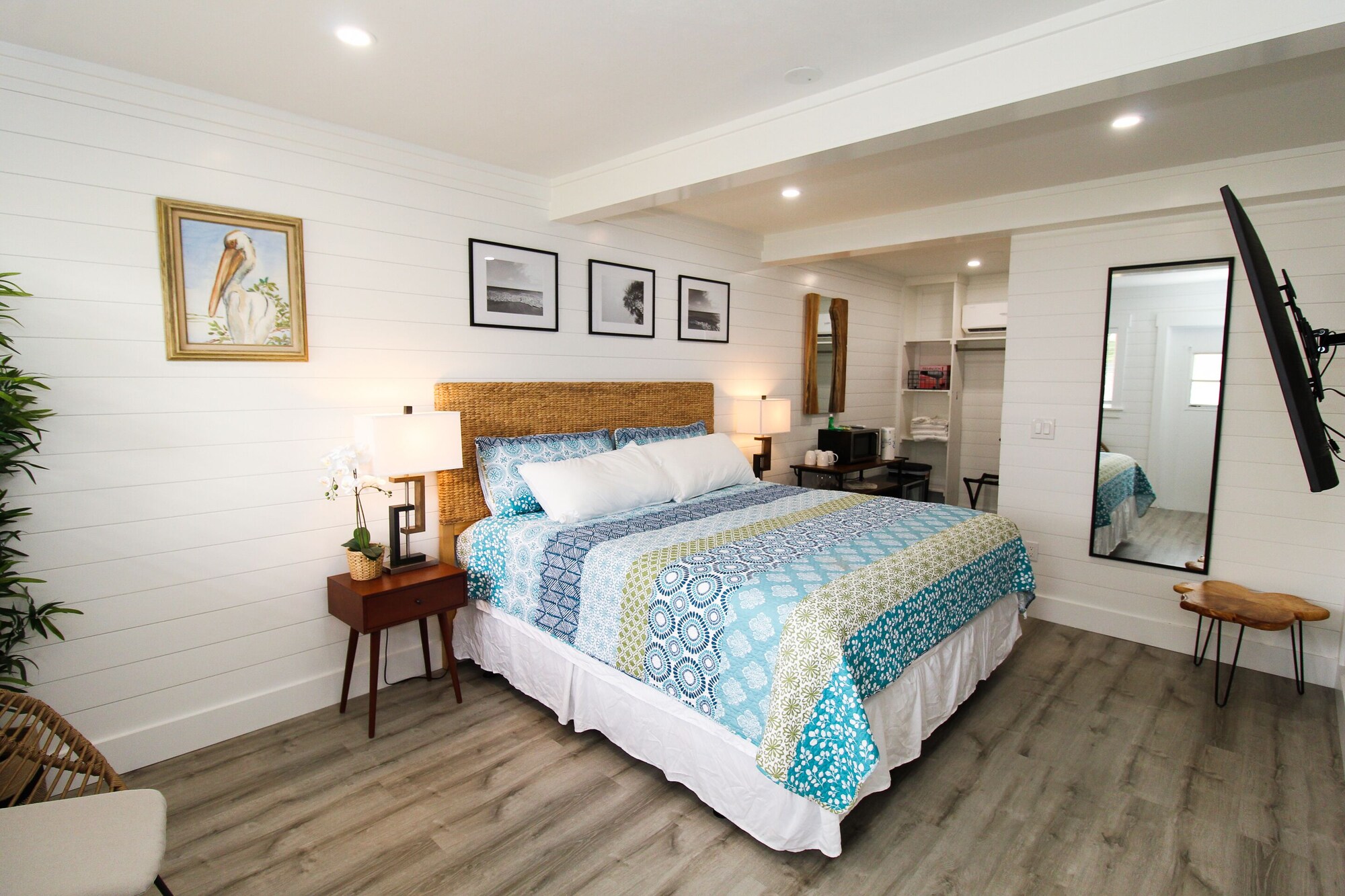 Island, King Bed