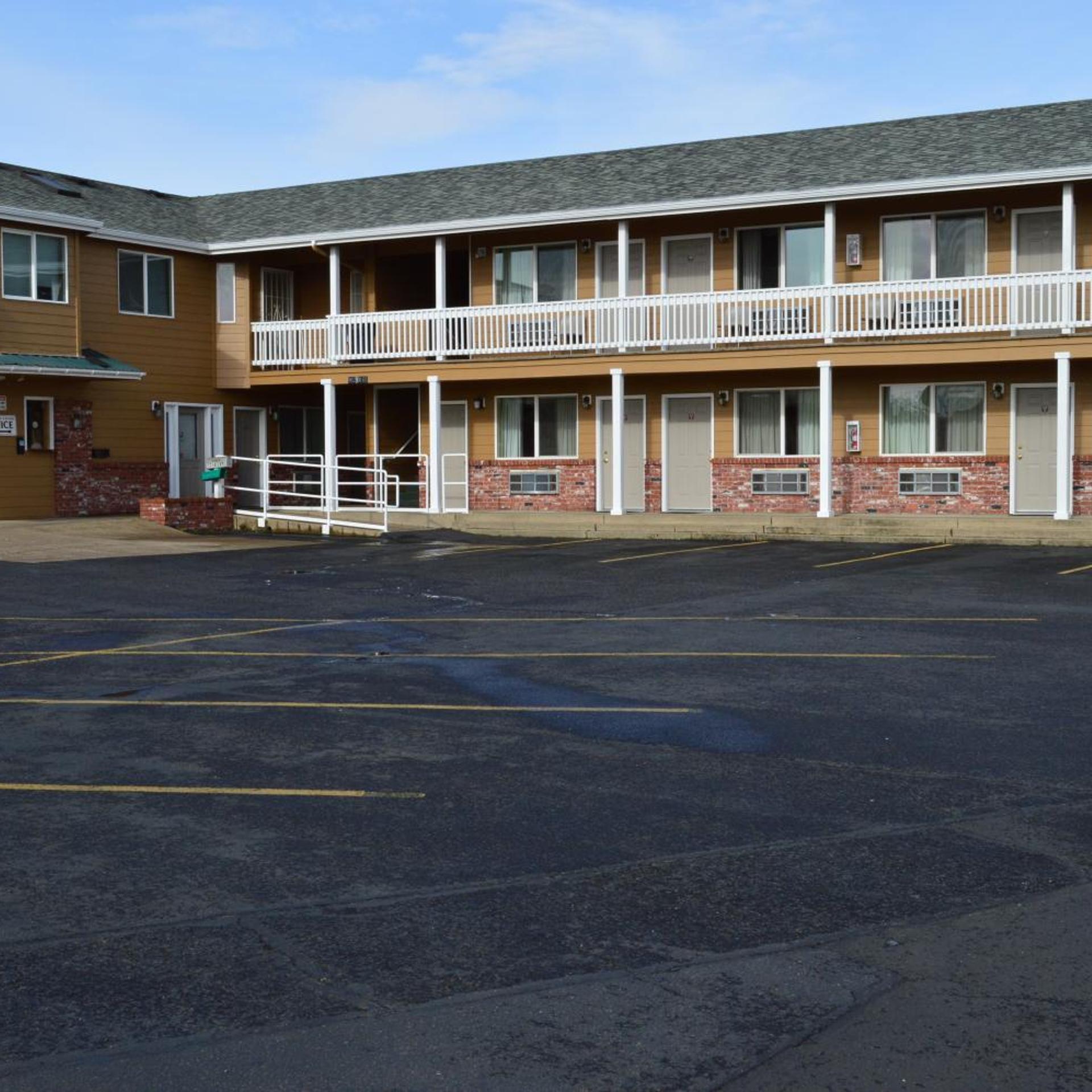 Western Motel 2/15