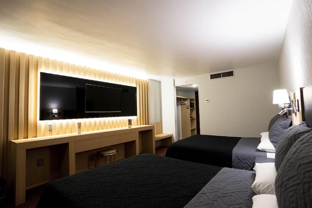 Hotel Real Plaza 46/69