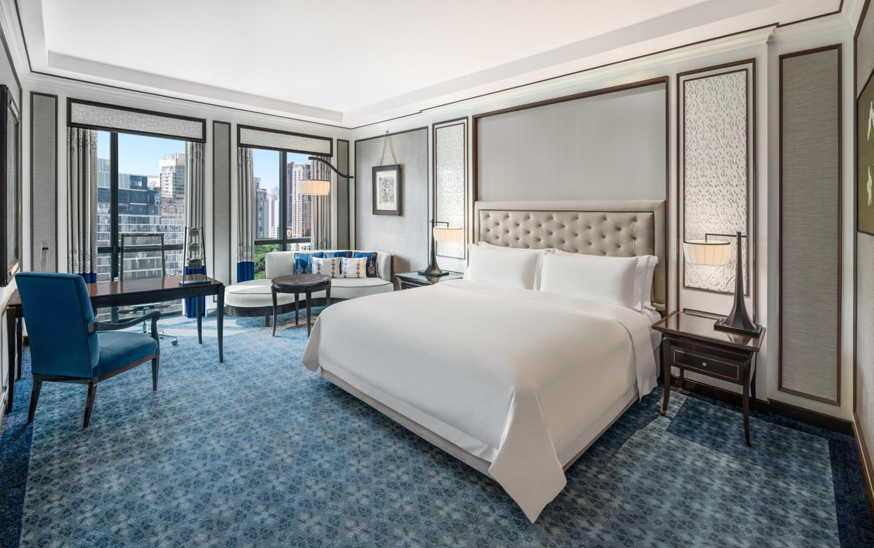 Royal, Club, King Bed, Club Lounge Access
