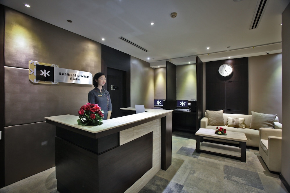 Limketkai Luxe Hotel 5/50
