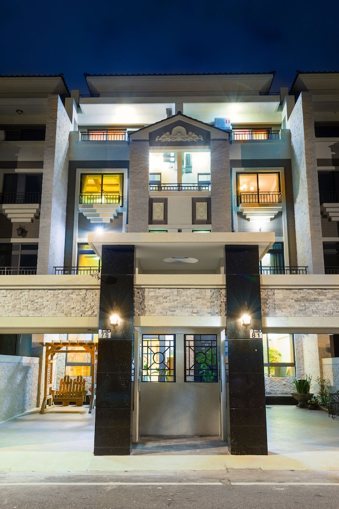 Ediman Bed And Breakfast 1/27