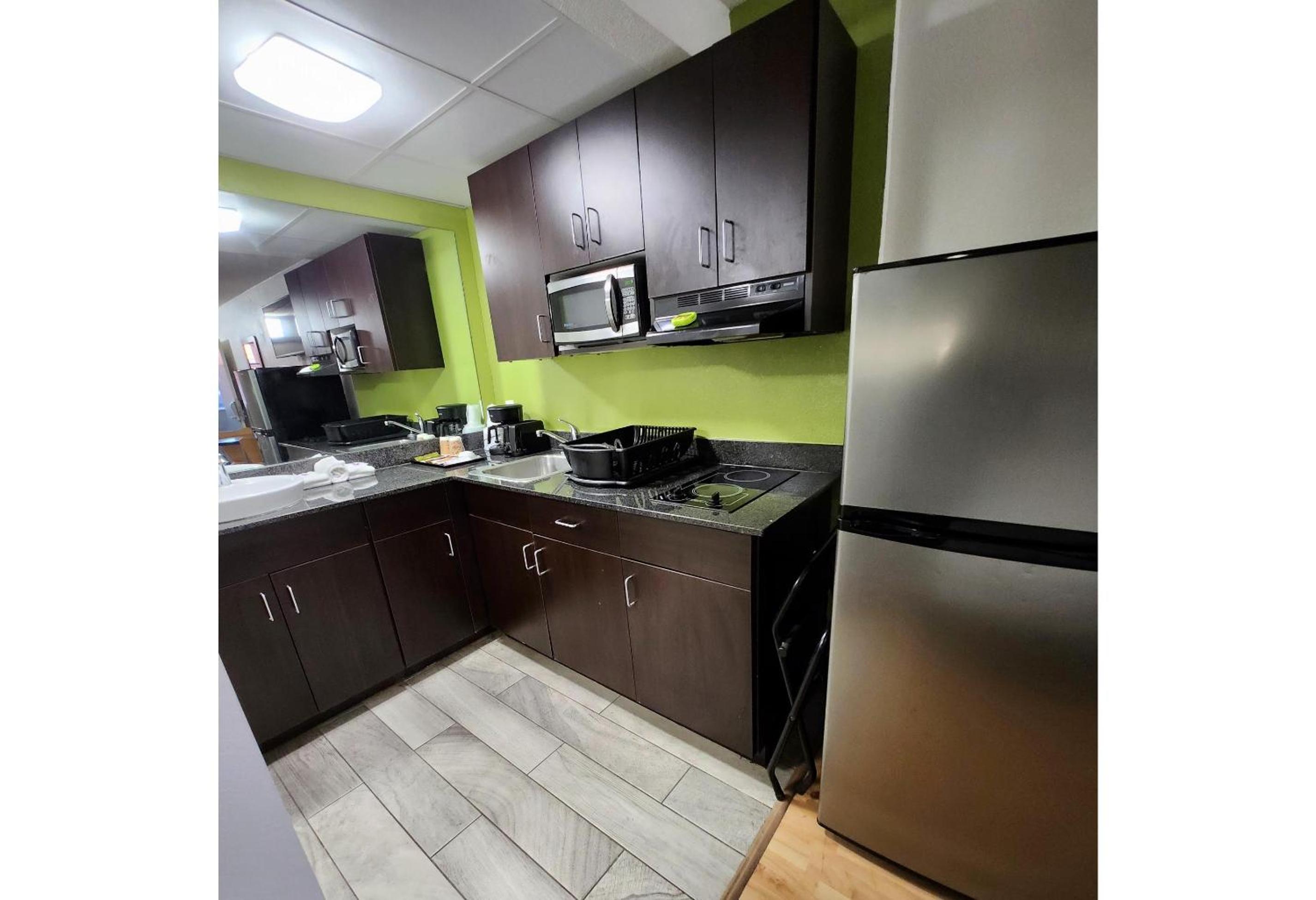 Studio 6 Extended Stay - Columbus, GA -Downtown 20/30