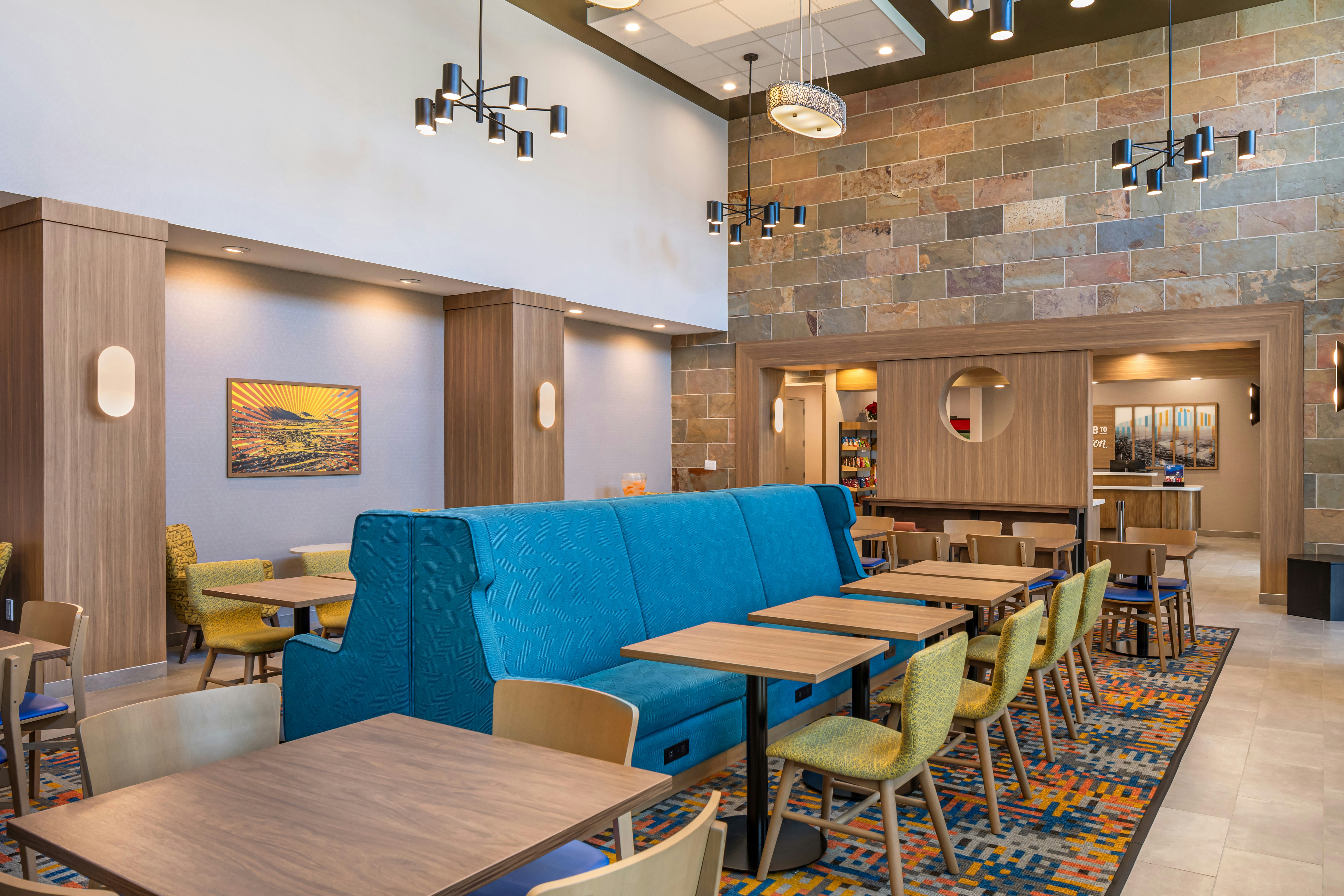 Hampton Inn Suites Riverside Corona East 44/66