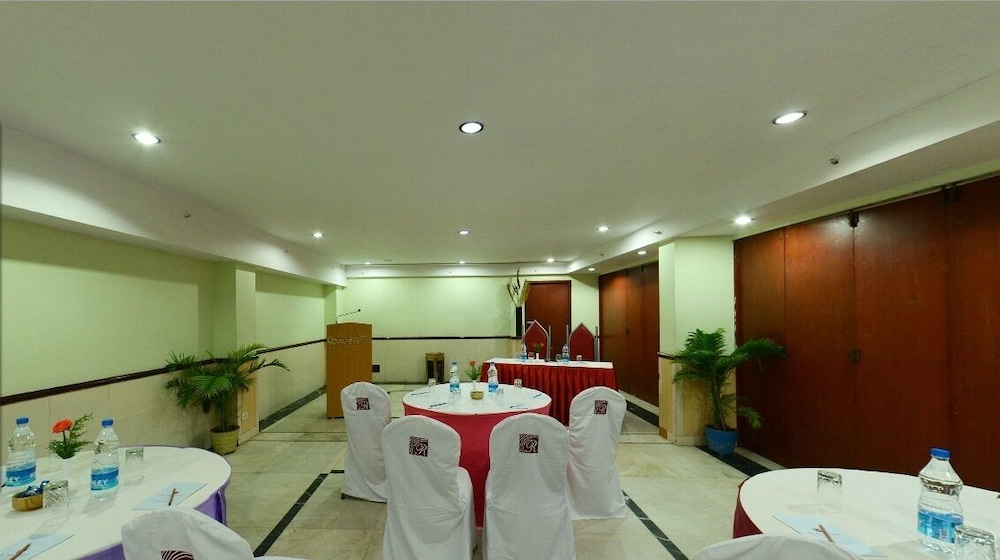 Royal Regency Lifotel by Crossway 22/42