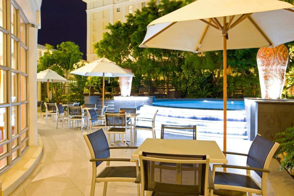 Southern Sun Waterfront 48/50