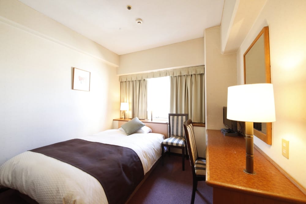 Central Hotel Yokosuka 32/55