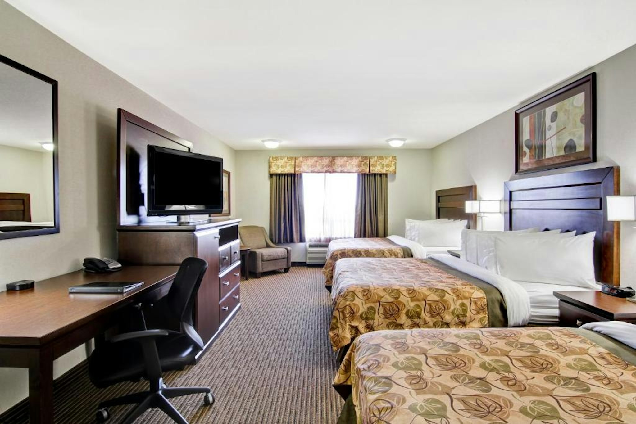 Weyburn Canalta Hotel 33/41