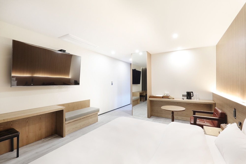 Carlton Hotel 28/62