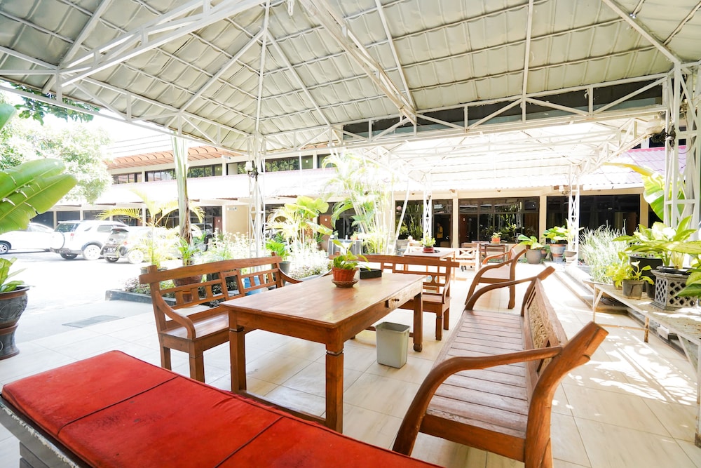 OYO 1652 Hotel Tampiarto 29/35