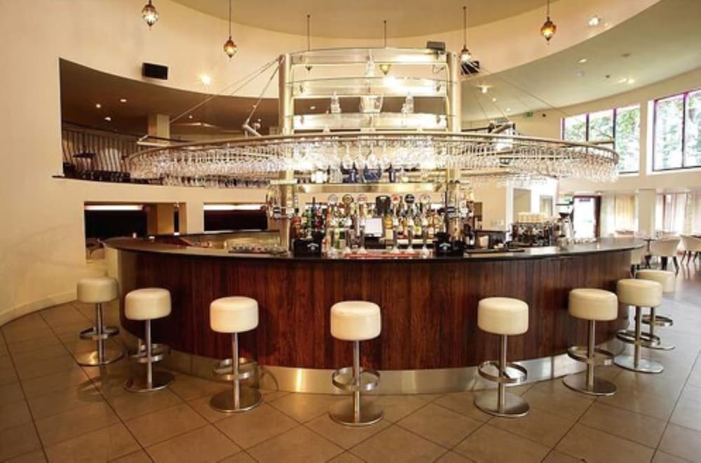 Waterfoot Hotel 43/47